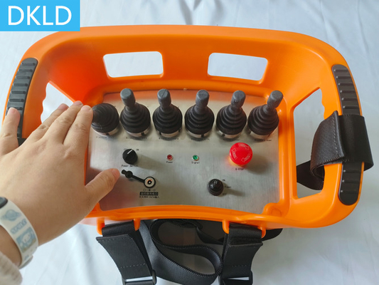 6 Değiştirme miktarı Tek Eksenli Rocker Tip 14 Kanal Değiştirme miktarı kontrolü Endüstriyel Kablosuz uzaktan kumanda