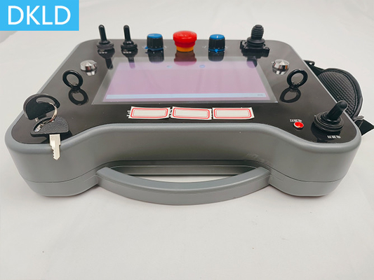 7 inçlik bir Android endüstriyel tablet tarzı kemer tarzı joystick tarzı endüstriyel kablosuz uzaktan kumanda ile donatılmış