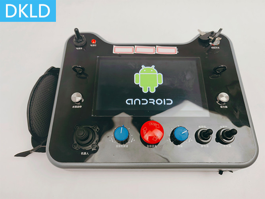 7 inçlik bir Android endüstriyel tablet tarzı kemer tarzı joystick tarzı endüstriyel kablosuz uzaktan kumanda ile donatılmış